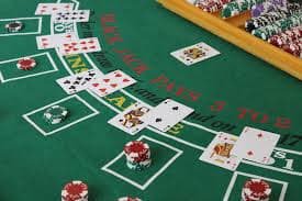 Antarmuka meja blackjack langsung FFWS Indonesia dengan dealer dan pemain